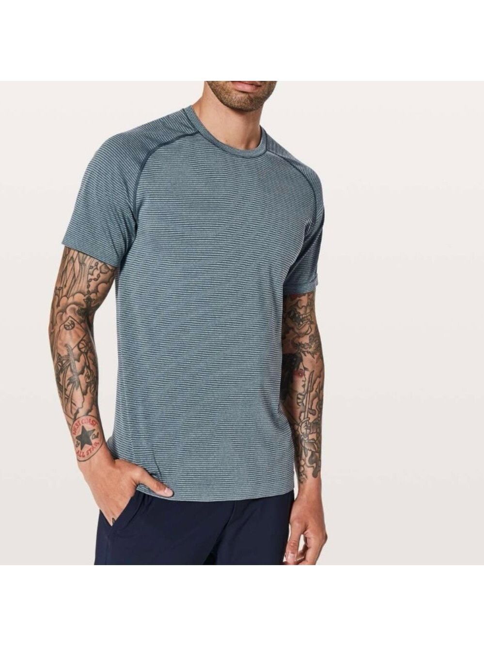 Lululemon Metal Vent Tech Short Sleeve
Mach Blue / White Medium